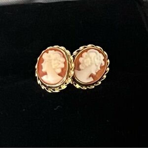 Cameo Earrings Estate gold